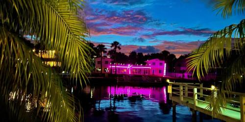 New Port Richey Estates Apartamento | The Mermaid on the Cotee River