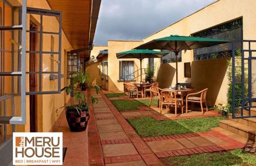 Nkubu Cama Y Desayuno | The Meru House