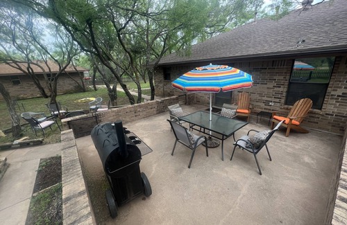 Potosi Casa | The Mesquite Retreat ~ Romantic ~ Secluded ~ Hot Tub ~ Fire Pit ~ Very Relaxing