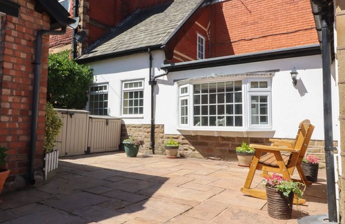 Lytham St. Anne's Cabaña | The Mews Cottage