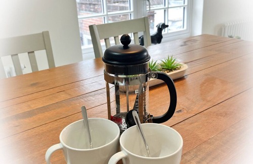 Petworth Casa | The Mews Pet-Friendly + Parking