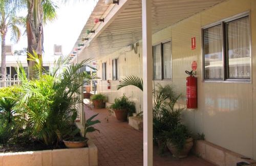 Kalgoorlie Casa | THE MEYERS HOUSE - ACCOMMODATION