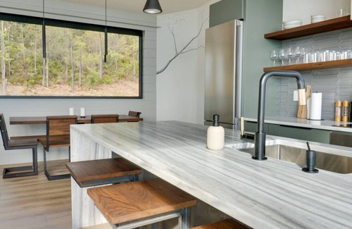 Horse Shoe Casa | The Middle Dogwoods at Vineyard Gap