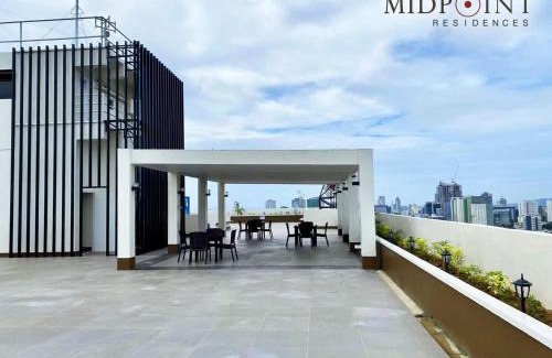 Mandaue Apartamento | The MIDPOINT Residences 2 bedroom for couple or family condo near Ayala Center Cebu and SM City Cebu
