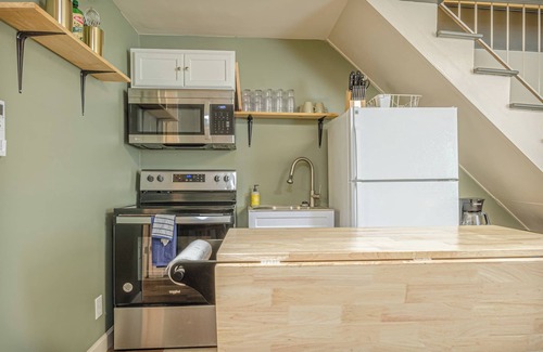 Columbus Casa | The Midtown Cozy Nook - Near Fort Moore