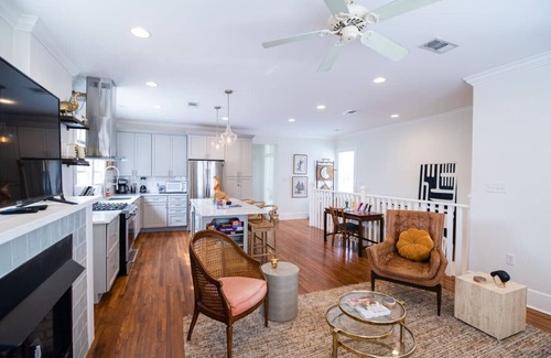 Capital View Apartamento | The Midtown Pearl with midterm discounts