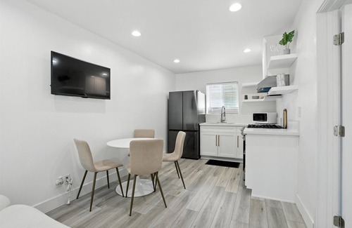 Southeast Torrance Casa | Charming 1 bedroom house in delightful Torrance with WiFi, AC