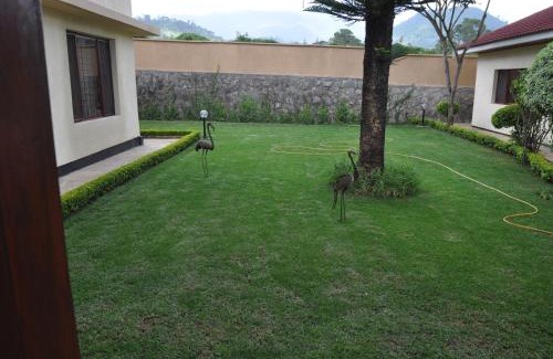 Arusha Hotel | The Milimani Lodge