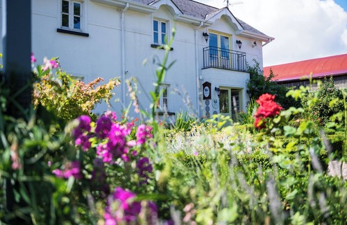 Ashford Apartamento | The Milking Parlour Self Catering first floor 3 Bedroom Apartment.