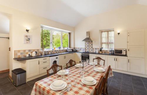 Bampton Casa | The Mill House