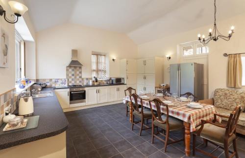 Bampton Casa | The Mill House