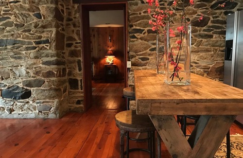 Upperville Casa | The Mill House en Upperville, VA - ¡Vino, polo, senderismo, antigüedades, historia!