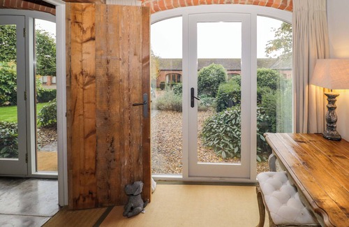Moreton Cabaña | THE MILLHOUSE, pet friendly, luxury holiday cottage in Welland