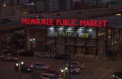 South Milwaukee Casa | The Milwaukee lakefront experience!