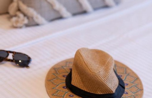 Mytilene Apartamento | The Mirror Apartment