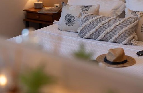 Mytilene Apartamento | The Mirror Apartment