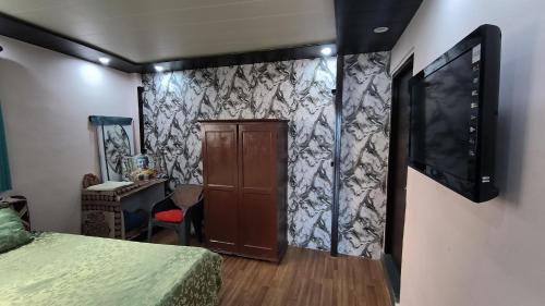 The Mall Road Hotel | The Misty Haven