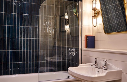 Richmond-upon-Thames Hotel | The Mitre, Hampton Court