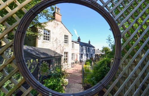Annan Casa | The Moat House