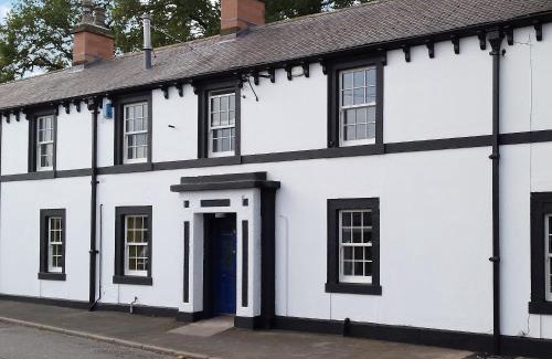 Annan Casa | The Moat House
