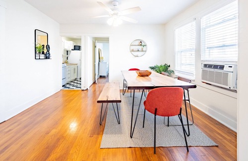 Southmoreland Condominio | The MOD Apartment - Center of KC!