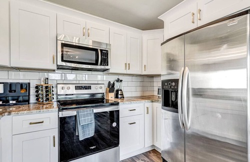Quinton Apartamento | The Modern Mile High: Aviator`s Lookout in Quinton