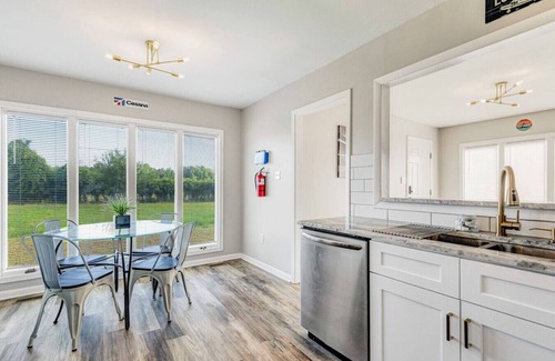 Quinton Apartamento | The Modern Mile High: Aviator`s Lookout in Quinton