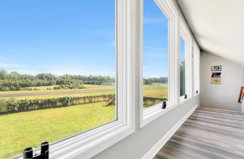 Quinton Casa | The Modern Mile High! Aviator's Lookout in Quinton!