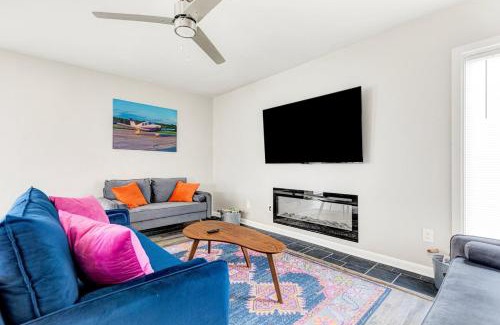 Quinton Casa | The Modern Mile High! Aviator's Lookout in Quinton!