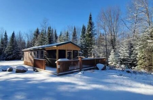 Whippleville Cabina | Private Modern Tiny Home II (Titus Ski, C7 Trail)