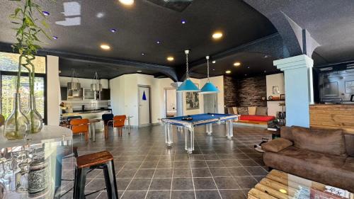 Machico Apartamento | The Modern & Recycled House