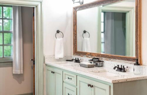 Waco Casa | The Mohawk Valley House - 4 suite boutique hotel renamed