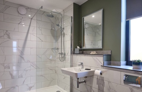 Chittlehamholt Cabina | The Mole Resort, 3 Bedroom Meadow View Luxury Lodge with Hot Tub