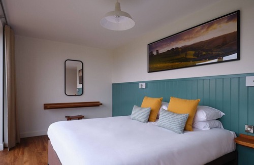 Chittlehamholt Cabina | The Mole Resort, 3 Bedroom Meadow View Luxury Lodge with Hot Tub
