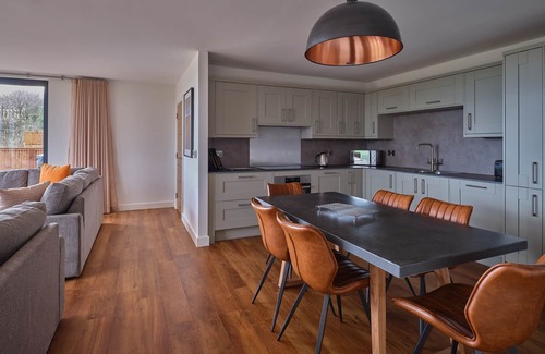 Chittlehamholt Cabaña | The Mole resort 3 bedrooms that sleeps 6 guests