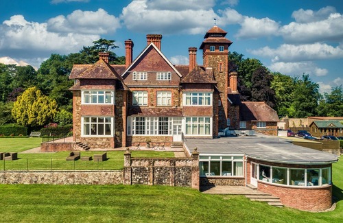 Chittlehamholt Cabaña | The Mole resort 3 bedrooms that sleeps 6 guests