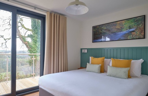 Chittlehamholt Complejo | The Mole Resort, 4 Bedroom Valley View Luxury Lodge with Hot Tub