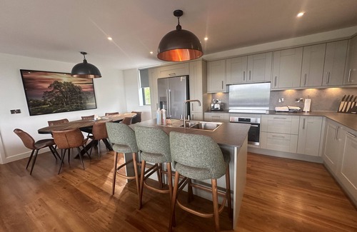 Chittlehamholt Cabaña | The Mole Resort that sleeps 6 guests in 3 bedrooms