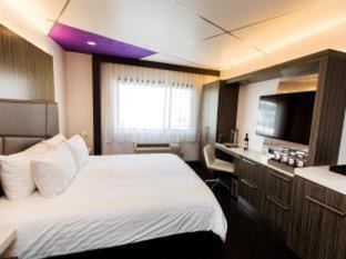 Hollywood Hotel | The Moment Hotel