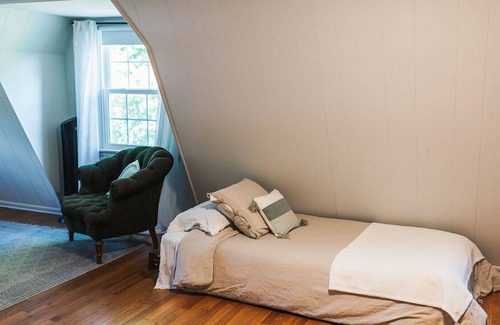 South Kansas City Casa | The Mona Lisa House
