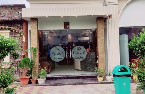 Muzaffarpur Complejo | The Monarch garden ressort