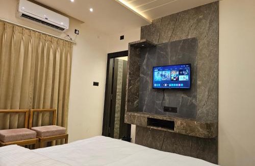 Jorhat Hotel | The Monarch Hotel By Birina