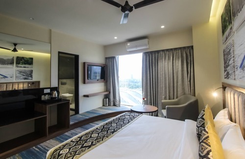 Navi Mumbai Hotel | The Monarch Turbhe