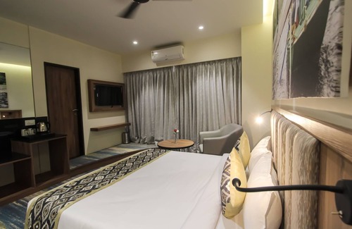 Navi Mumbai Hotel | The Monarch Turbhe