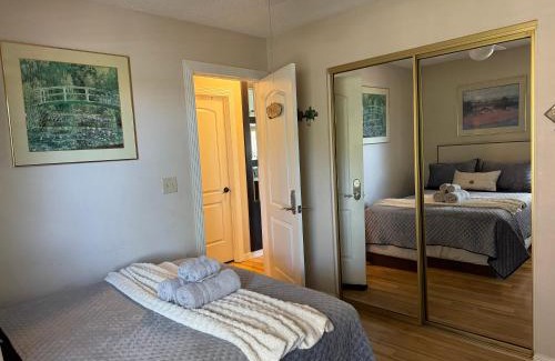 Sunrise Manor Casa | The Monet- One bedroom with a private entrance - shared bathroom