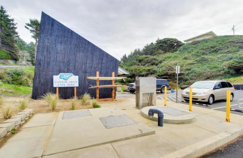 Nelscott Casa | The Money Pit Beach House