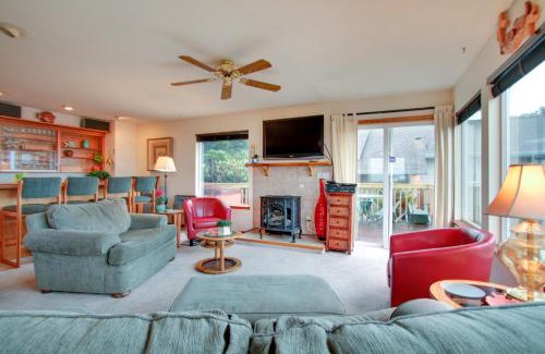 Nelscott Casa | The Money Pit Beach House