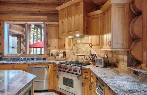 Marion Casa | The Montana Manor, Custom Log Estate Sleeping 14