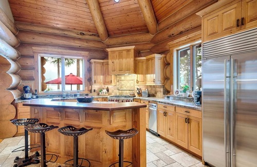 Marion Casa | The Montana Manor, Custom Log Estate Sleeping 14