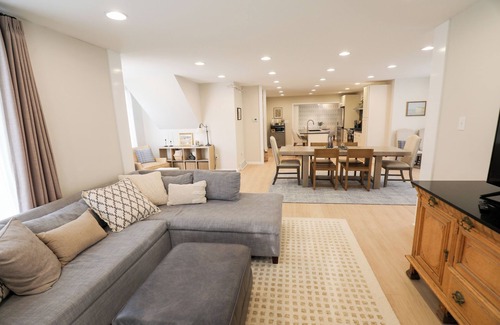 Frankenmuth Casa | The Montford - Frankenmuth's Premier Downtown Retreat - Entire Home